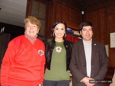  MAY 22ND - Visits Red cruz in Chile