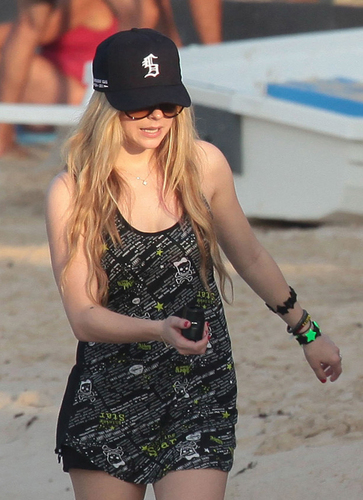  Avril wearing Abbey Dawn clothes <3