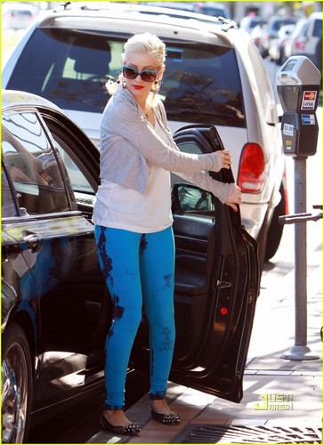  Christina out in Brentwood