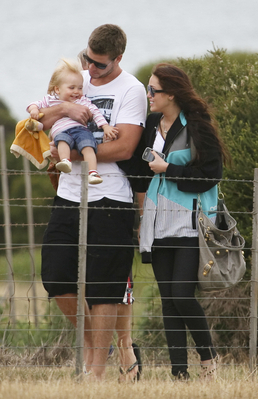  Miley visiting Liam and his family In Australia [Jan 3, 2010]