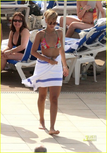  Rihanna: Bikini Beautiful