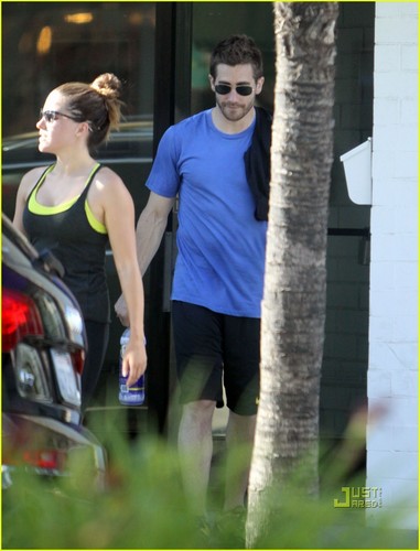 Jake Gyllenhaal & Austin Nichols Hit Gym with Sophia Bush