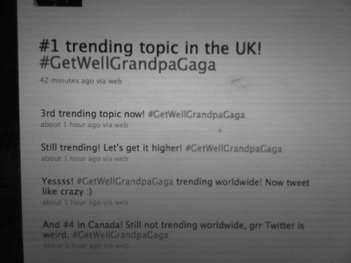  Lady GaGa Thanks fãs For “Grandpa” Trending Topic