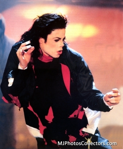  MJ - Earth Song - Live