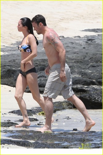  Megan & Brian @ The bờ biển, bãi biển