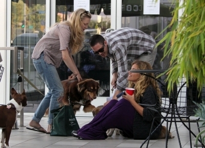  Amanda out and about in LA (3rd June,2010)