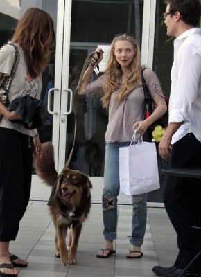  Amanda out and about in LA (3rd June,2010)