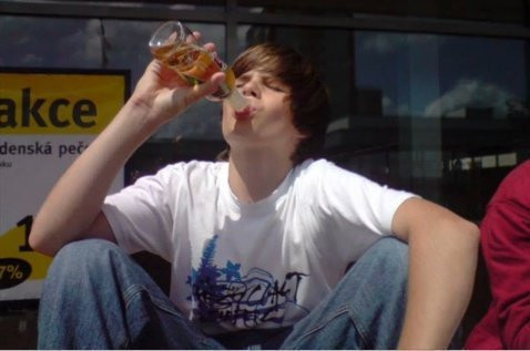  Bieber drinking beer???