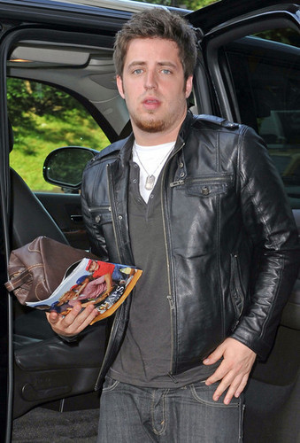  Lee DeWyze Arrive @ his Hotel in New York