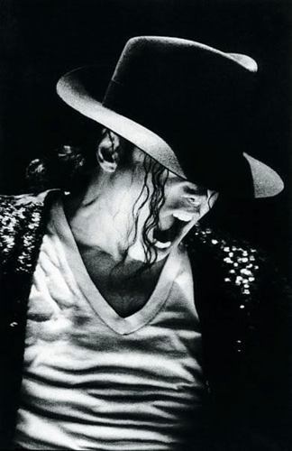  MJ <3