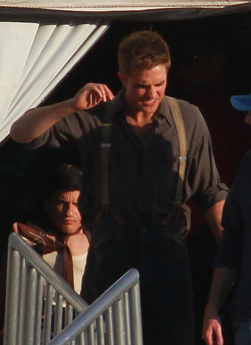  NEW Pictures: Rob on 'WFE' set [June 3rd]