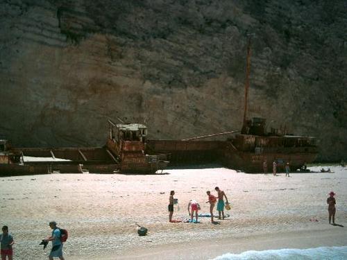  Shipwreck Cove(Navagio)