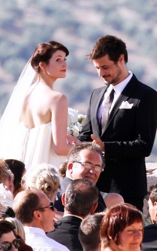  Gemma Arterton marrying Italian stuntman Stefano Catelli in Spanish wedding (June 4)