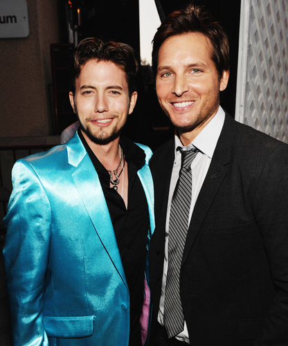  Jackson Rathbone and Peter Facinelli at the 2010 MTV Movie Awards
