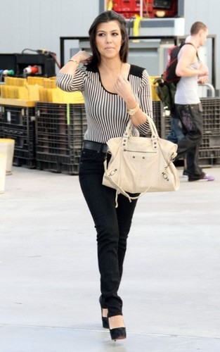 Kourtney arriving at a Laker's Game 7th June,2010
