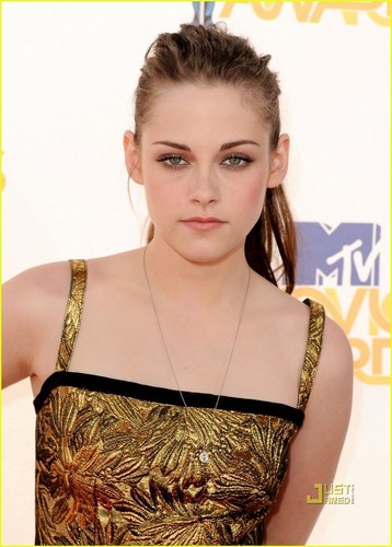 Kristen Stewart @ 2010 MTV Movie Awards