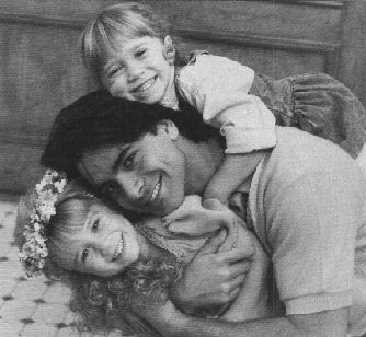  Mary-Kate & Ashley with Uncle Jesse (John Stamos)