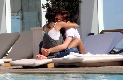  May 12th: Jessica and Ed share a poolside loving embrace at the Mondrian Hotel