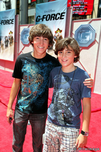  AWWW! Vincent Martella with His Brother Alex