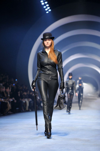  Hermes Ready to Wear Fashion onyesha @ Paris Womenswear Fashion Week Fall/Winter 2011 (March 10)