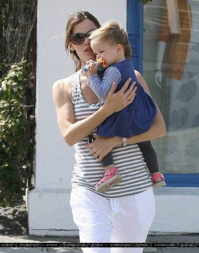  Jen Out With Seraphina After Taking ungu To School!