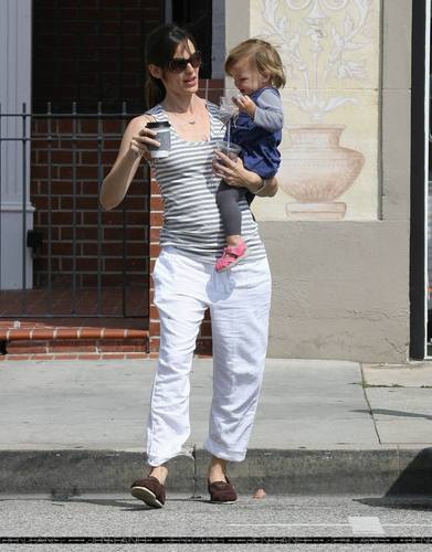  Jen Out With Seraphina After Taking violeta To School!