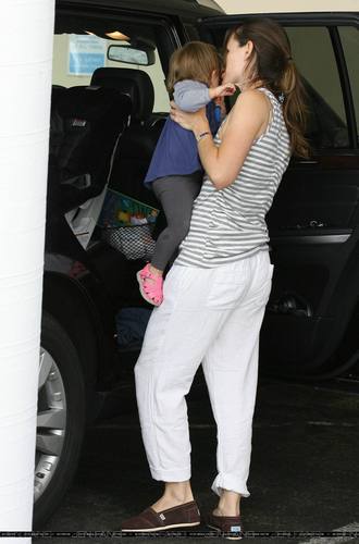  Jen Out With Seraphina After Taking viola To School!