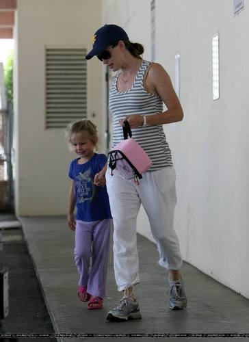  Jen Out With Seraphina After Taking violeta To School!