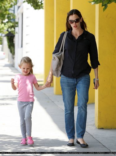  Jen Out with Violet!