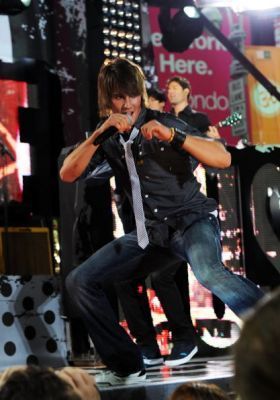  June 10, 2010 - Big Time Rush Performs in NYC's Time Square
