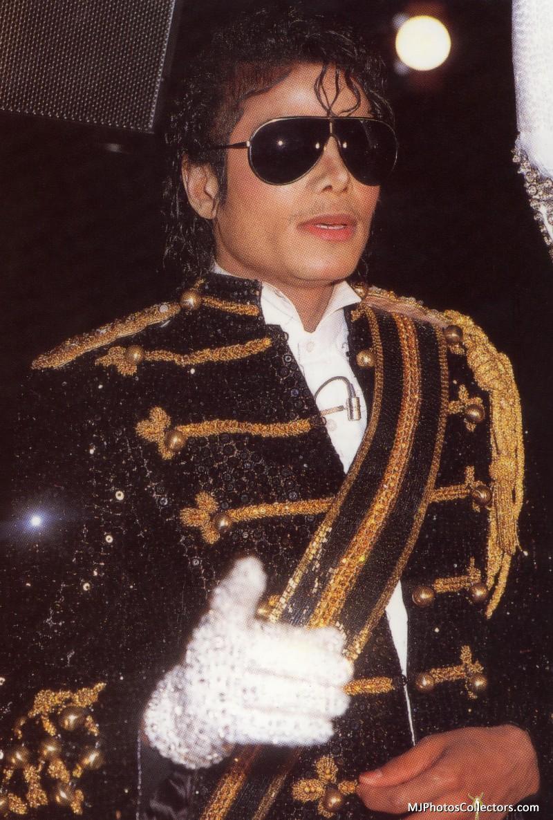 MJ-Madame-Tussauds-in-1985-michael-jackson-12911223-800-1186.jpg