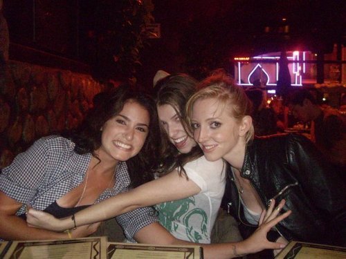 Nikki Reed( Rosalie), Anna(Jessica) et Lizzy