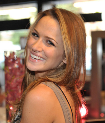  Shantel VanSanten Attends Alex And Ani’s “Create your own Bangle Bar” Launch Party