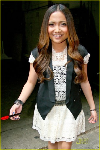  Charice: ‘In This Song’ on Regis & Kelly!