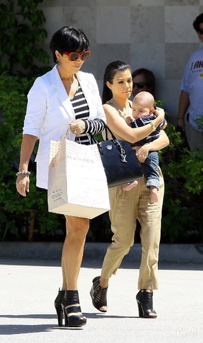  Kourt and her family at Naimie's Beauty Center 6/14/10