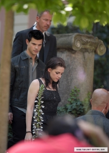  Kristen [and Taylor] @ the Rome Photocall