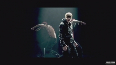 Music Video's > Other > Somebody To Love