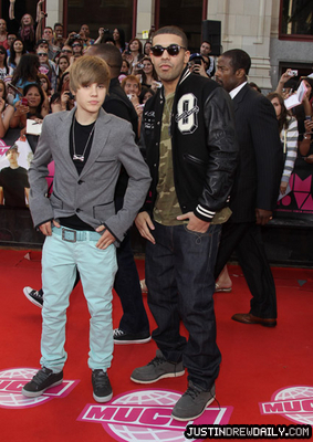  Appearances > 2010 > 21st Annual Much musik Video Awards (June 20th)