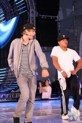 Candids > 2010 > June 19th - Rehearsing For The MuchMusic Awards 