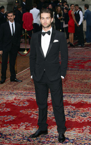 Chace Crawford at Dolce & Gabbana on June 19, 2010