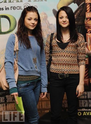  Kat and Meg at 'Shrek Forever After' premiere (Jun 20)