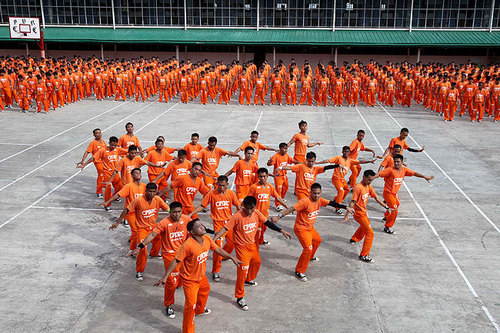  MJ شائقین inmates Cebu in central Philippines
