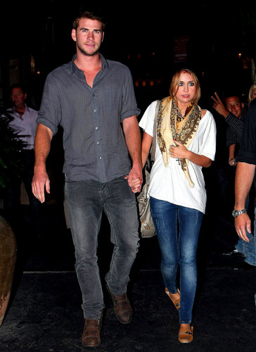  Miley Cyrus and Liam Hemsworth's 晚餐 日期
