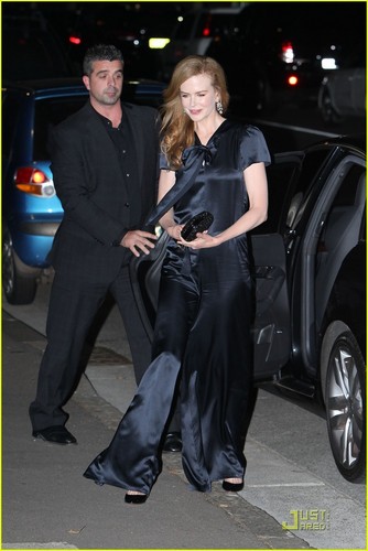  Nicole Kidman: Silk Jumpsuit!
