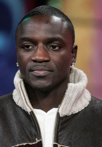  Superb Akon =)