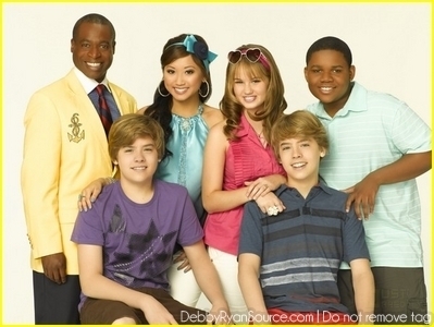  The Suite Life On Deck>Season 2>Promotional Photoshoot