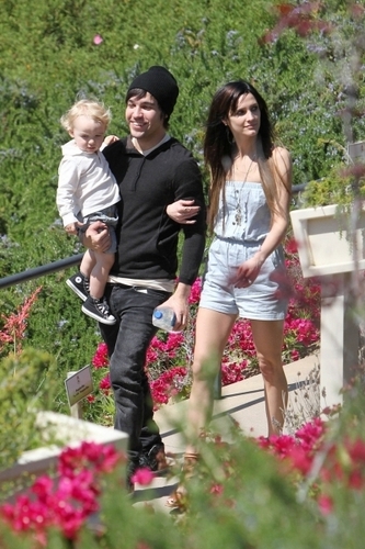  Ashlee, Pete & Bronx out in Beverly Hills