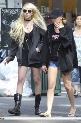  June 18: Shopping with a friend in Soho