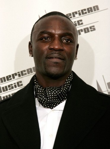  * GENTLEMAN Akon *