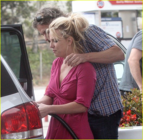 Britney&Jason @ Gas Station in Brentwood